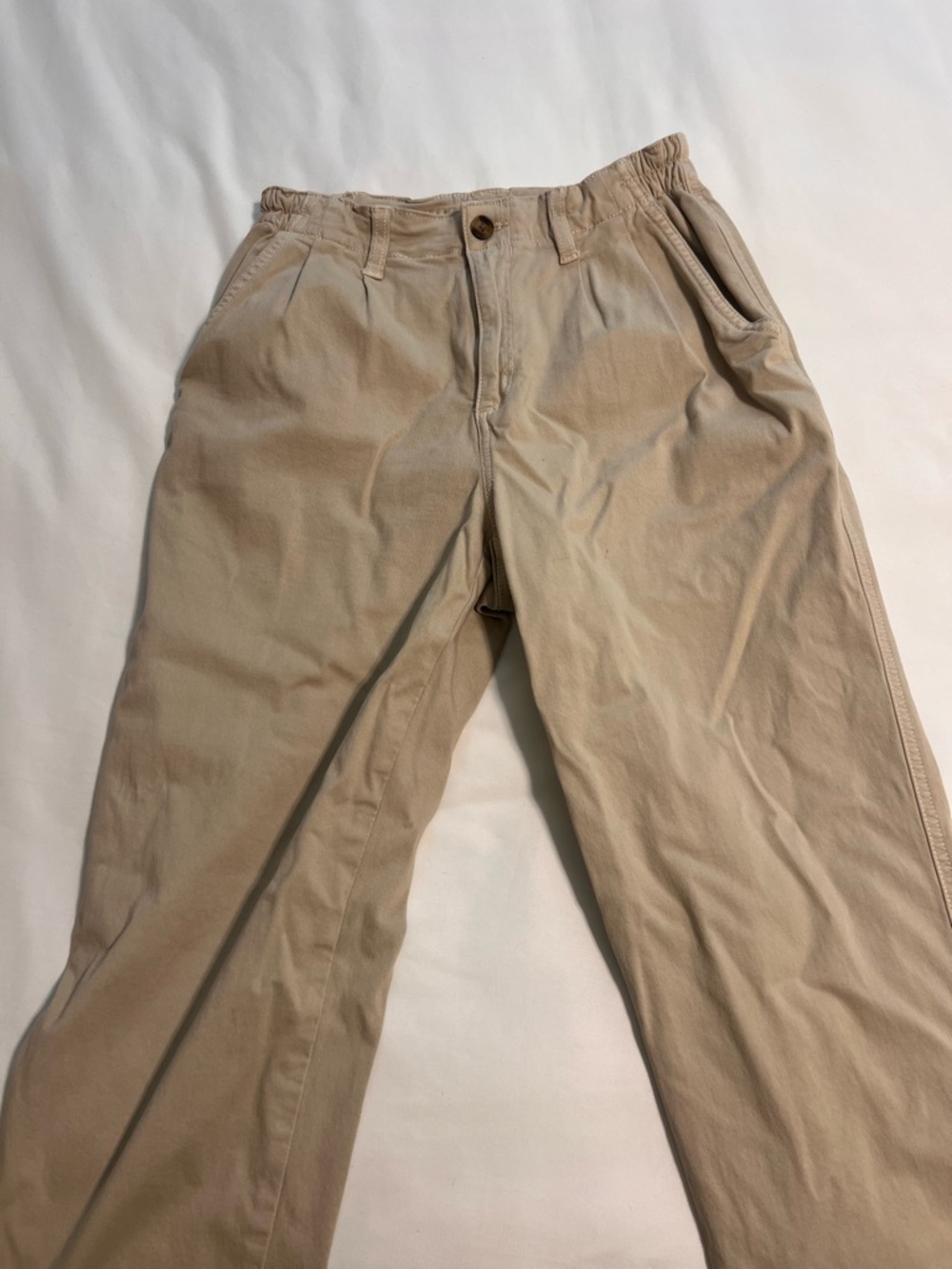 American Eagle women’s khaki elastic cargo pants
